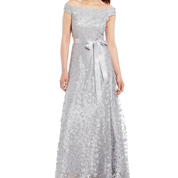 Tahari ASL Dresses & Skirts - Tahari ASL Off-The-Shoulder 3D Fleurette Ball Gown